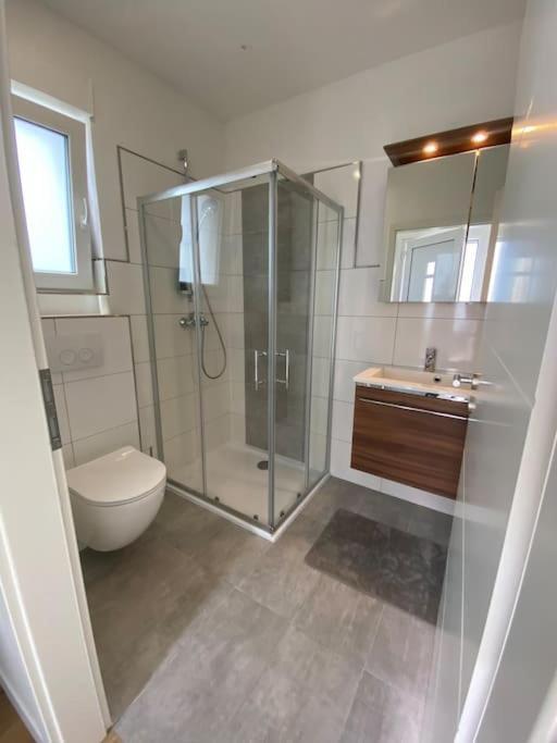 Neues Bungalow Fuer Bis Zu 4 Personen Oberhausen  Kültér fotó